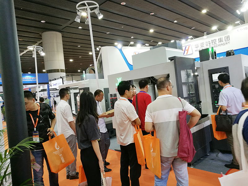 2019廣東工博會(huì)華亞數(shù)控現(xiàn)場(chǎng)照片 (4).jpg 2019廣東工博會(huì)華亞數(shù)控現(xiàn)場(chǎng)照片 (4).jpg