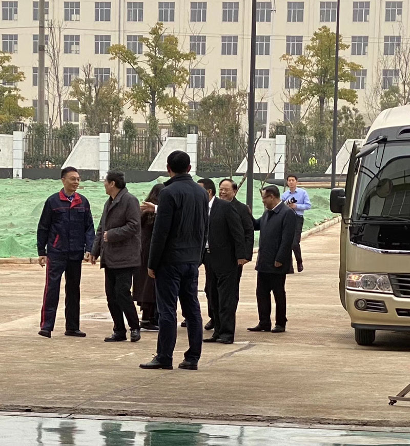 湖南省委書記杜家毫一行來(lái)華亞數(shù)控懷化生產(chǎn)基地視察 湖南省委書記杜家毫一行來(lái)華亞數(shù)控懷化生產(chǎn)基地視察